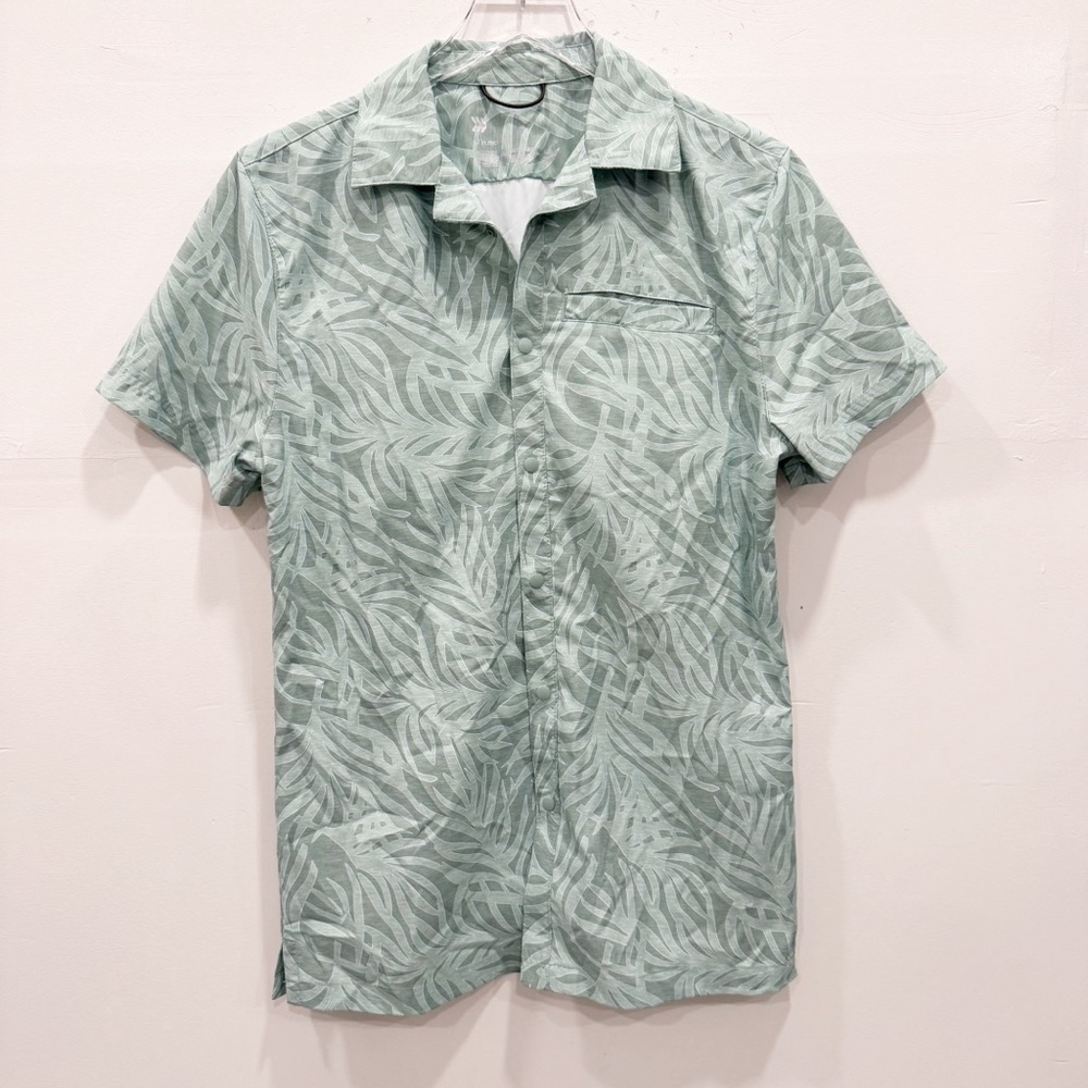 All In Motion Adventure Shirt Snap Closure Short Sleeve Palm Leaves Green Small